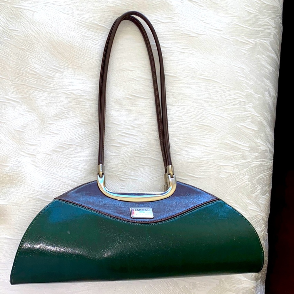 Shoulder handbag, olive color and brown. Make in Italy.